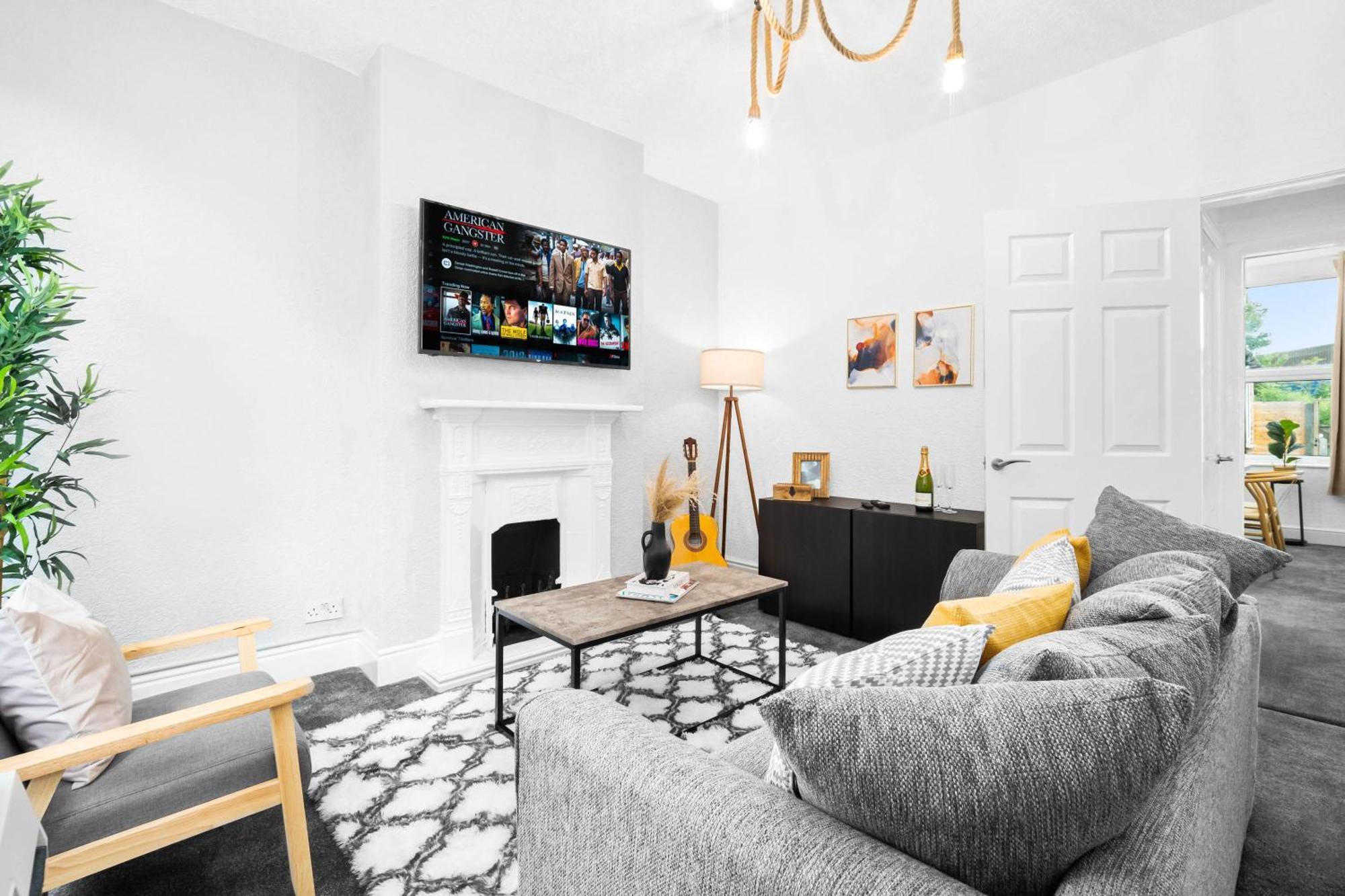 Stylish 3 Bedroom House - 6 Guests - Garden - Parking - Netflix - Wifi - 17M Birmingham Exterior photo